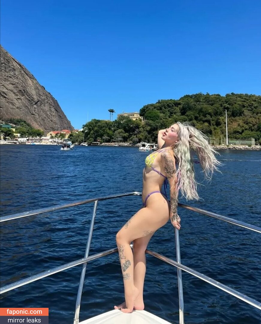 Anajumendes Çıplak Sızıntılar  Fotoğraf #6