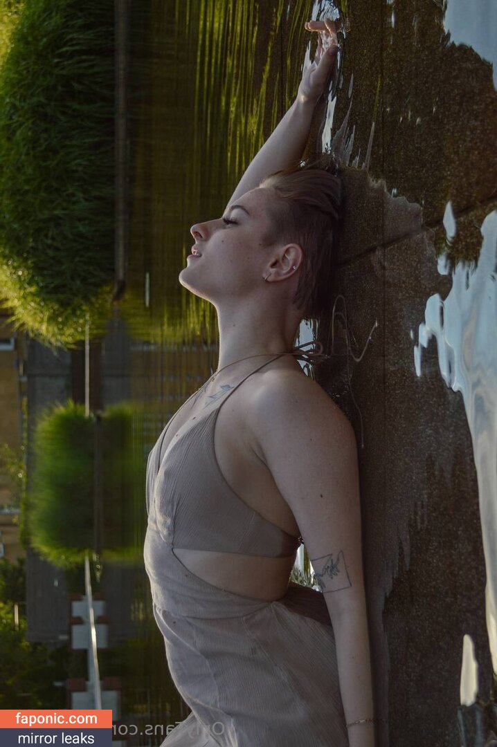 Emmy_vv, emmy.v.v, luna_mul Çıplak Sızıntılar OnlyFans Fotoğraf #1