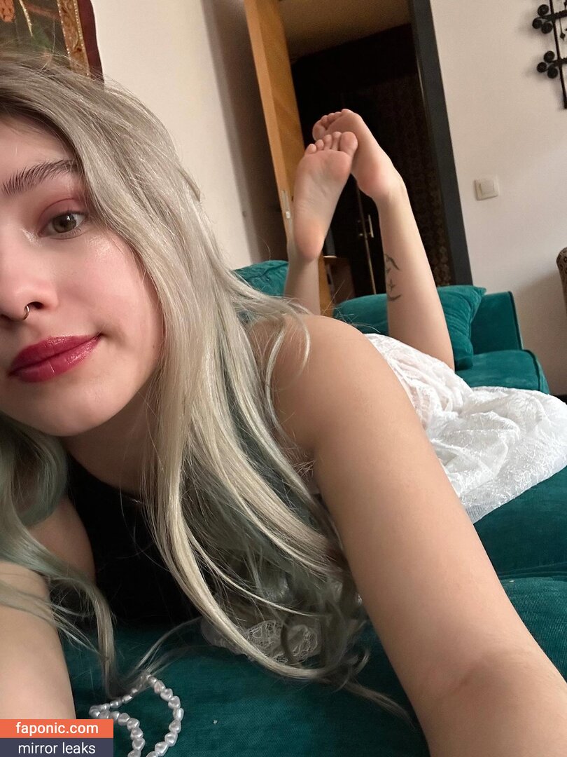 Snezhangel Çıplak Sızıntılar  Fotoğraf #21