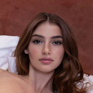 olivia_casta