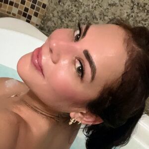 astrid_vegaoficial
