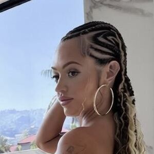 WoahVicky